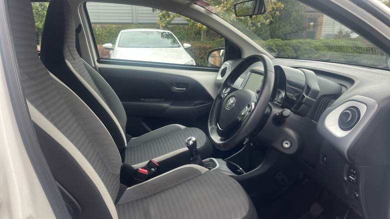 Toyota Aygo 1.0 VVT-i X-Play 5dr Petrol Hatchback